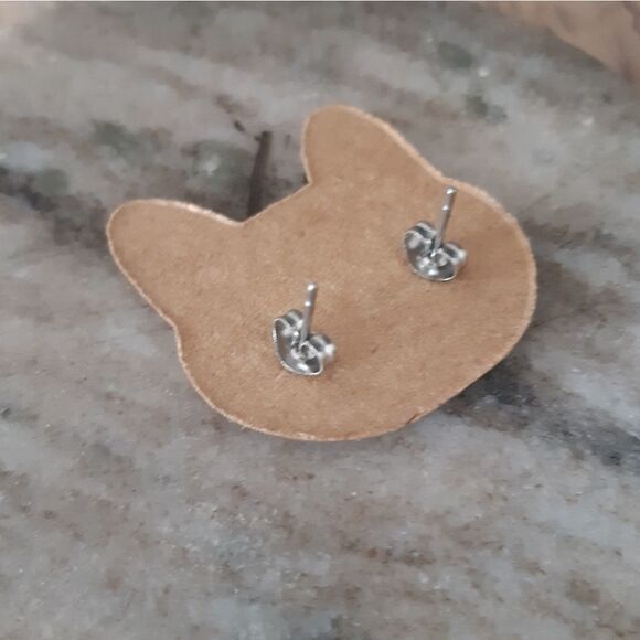 Silver Small Dainty Heart Stainless Steel Minimalist Stud Earrings - Picture 5 of 7